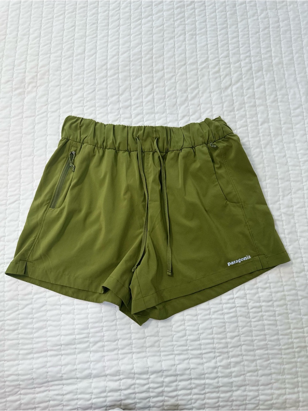 Patagonia Breathable Women’s Terrebonne Caper Green Drawstring Athletic Shorts M - Picture 2 of 12